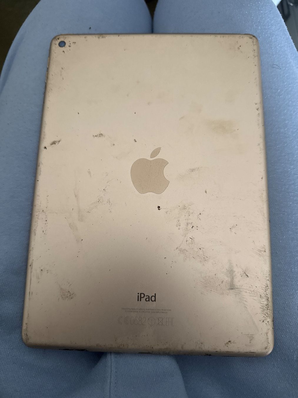 Apple Tablet PC: Ipad Air 2 - A1566 - Display gut – Difettoso da Olten venduto da HoYa01