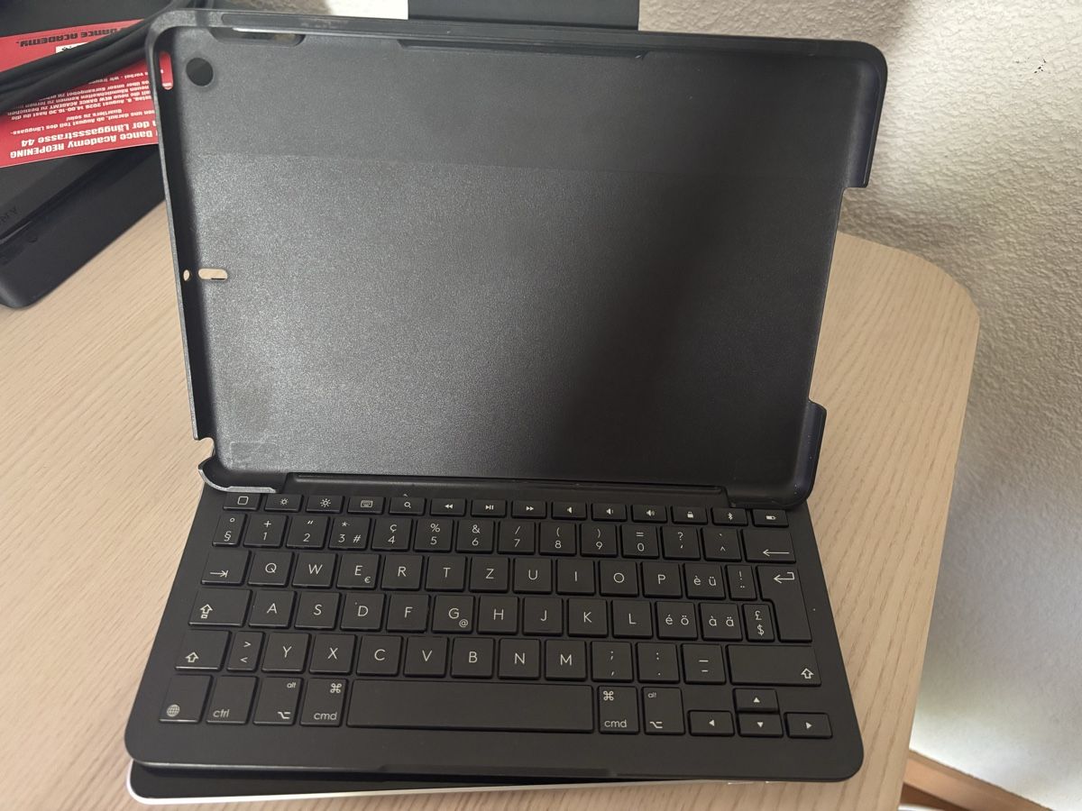 Apple Tablet PC: iPad 9th Generation – Neu (gemäss Beschreibung) aus Bern von lek_flt9 5