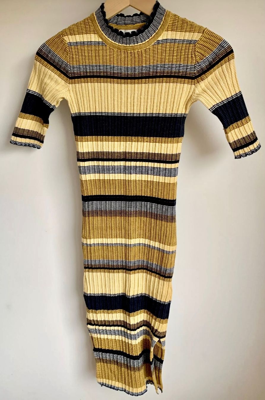 H&M Vestiti: Strickkleid in Midilänge, neu – Nuovo e nell'imballaggio originale da Zürich venduto da p_q7q_nichtraucher