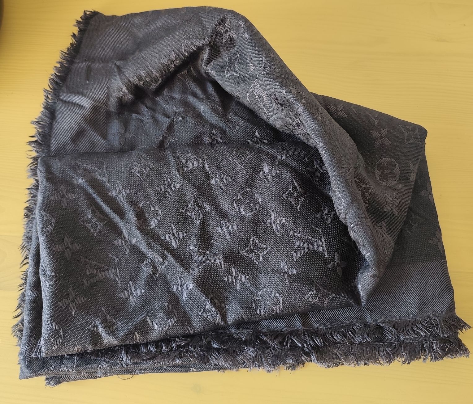 Louis Vuitton Foulard & Sciarpe: Louis Vuitton Chale – Usato da Martigny venduto da Vintage-23 1