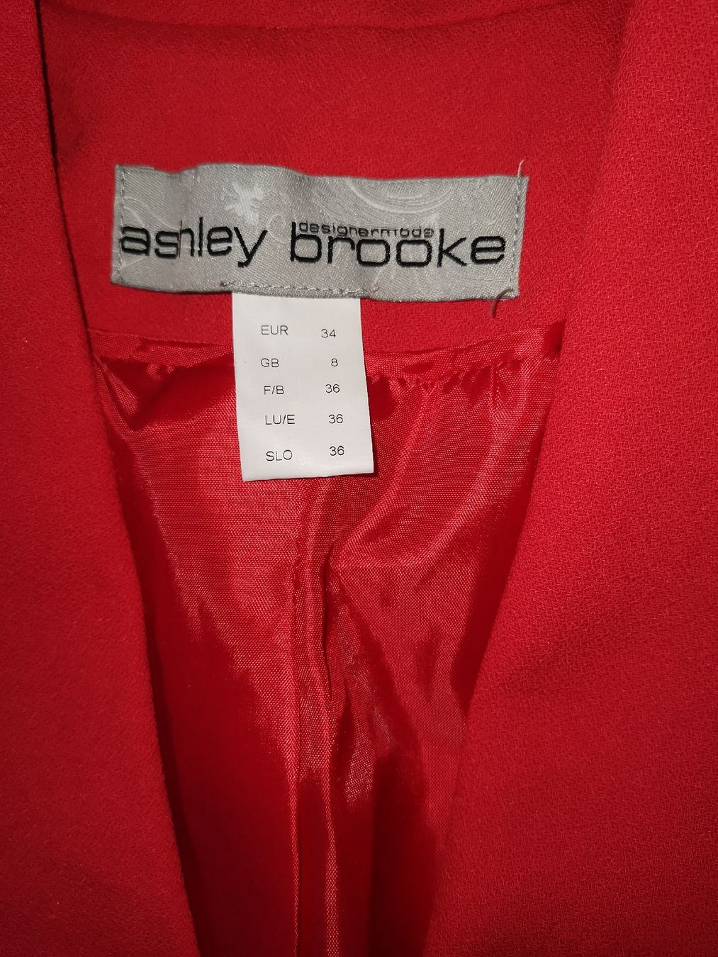 Kostüme: Rotes Kostüm von Ashley Brooke, Grösse 34 – Gebraucht aus basel von lupettone 1