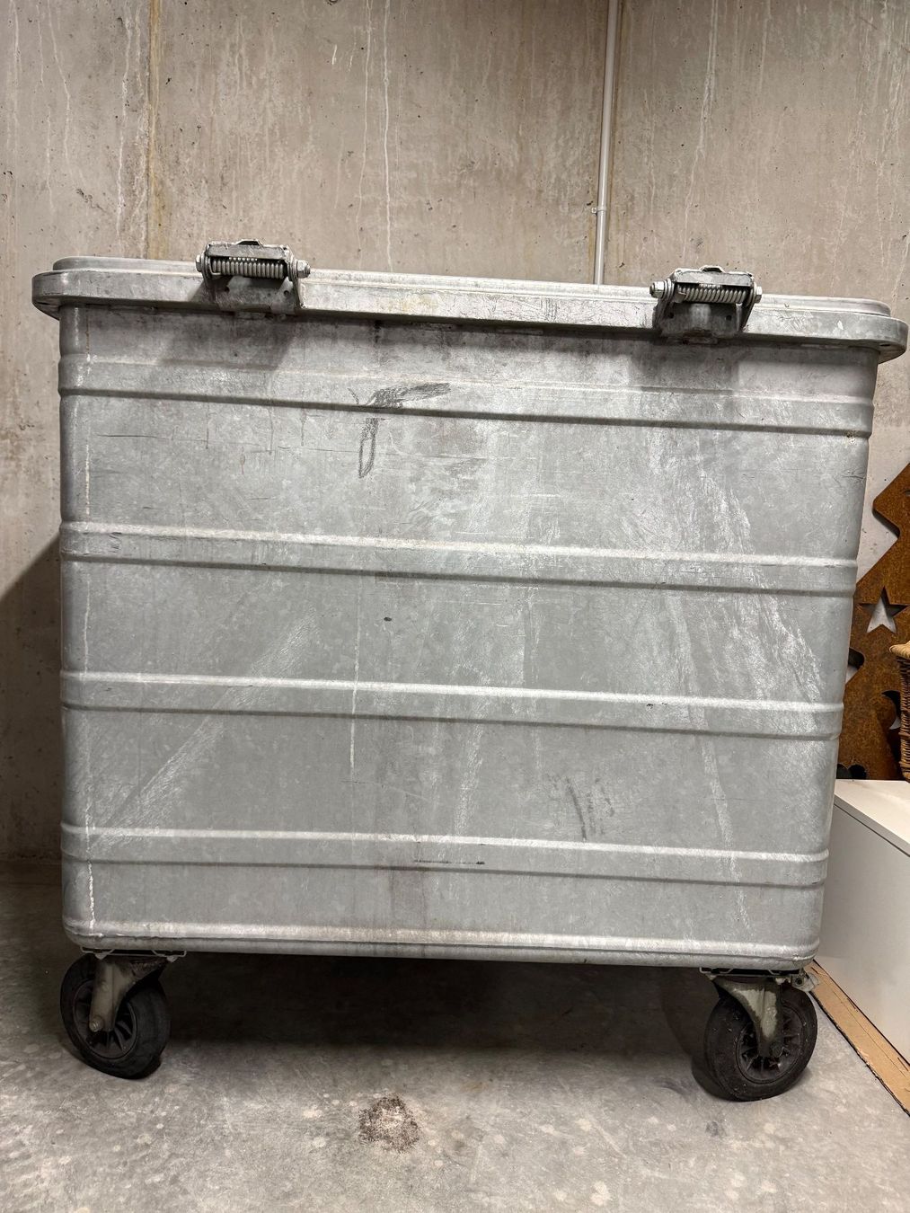 Altro per Ufficio & Commercio: Müllcontainer Verwo – Usato da Diepoldsau venduto da Luec0 1