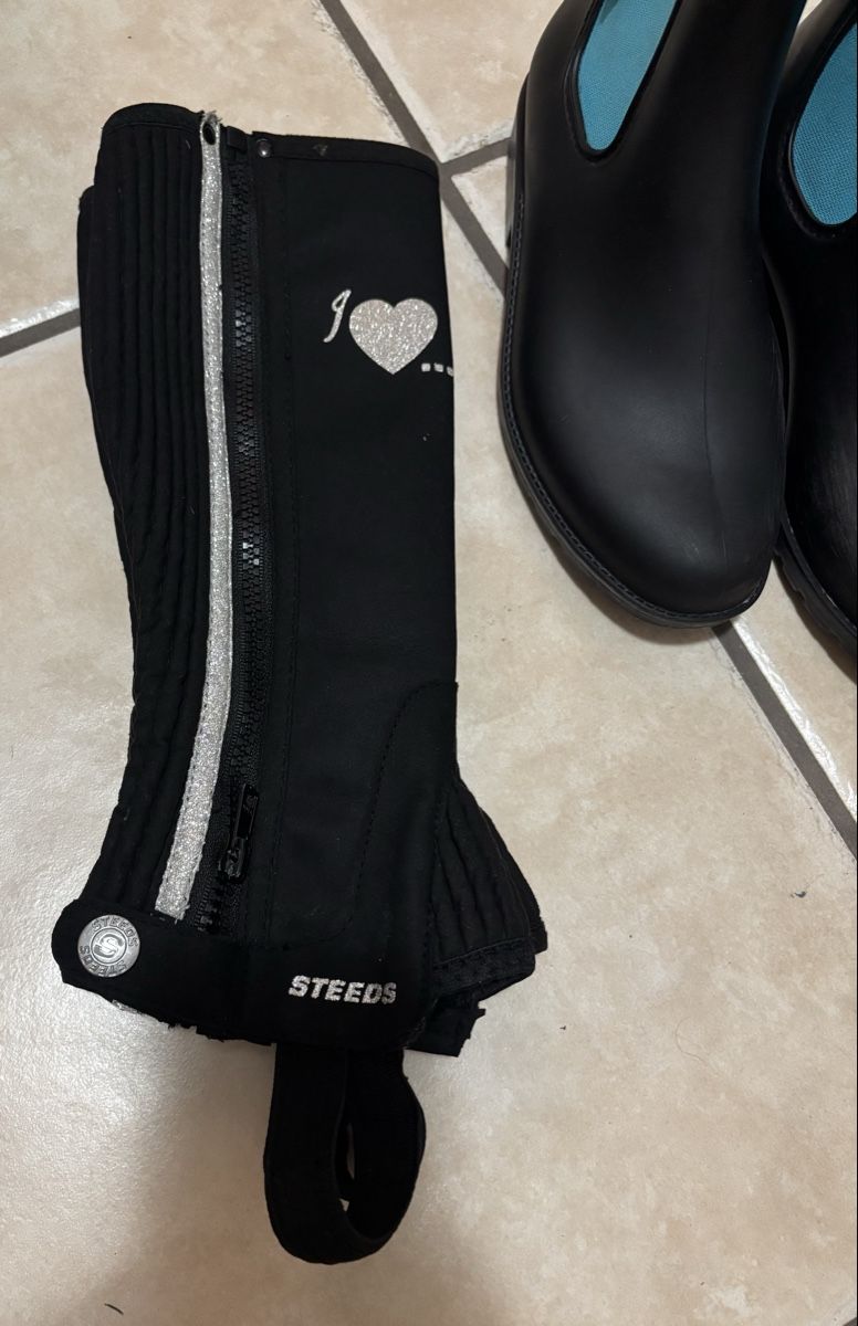 Scarpe per ragazze: Steeds Reitstiefel und Chaps – Usato da Hinwil venduto da princess_12 1