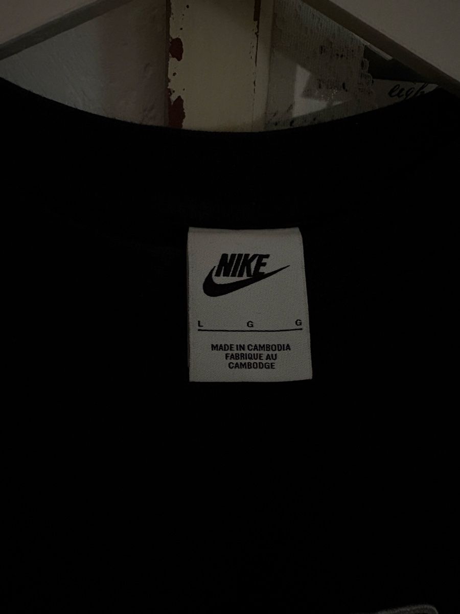 Nike Maglioni & Felpe: Nike Sweatshirt schwarz mit Sneaker Patch Grösse L – Usato da Oberentfelden venduto da luvita 3