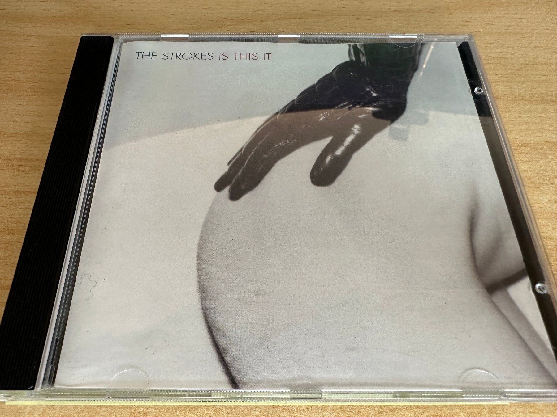 CD: I9 The Strokes – Is This It – Usato da Rikon im Tösstal venduto da Alpenmutz