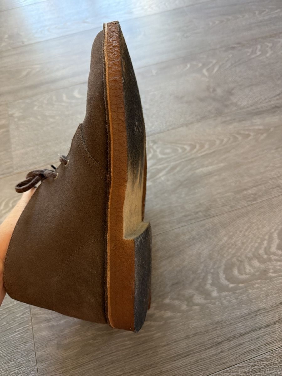 Clarks Herrenschuhe: Bottines Clarks Desert Boot daim marron taille 44.5 – Gebraucht aus Forel (Lavaux) von vuf_rdl9 4