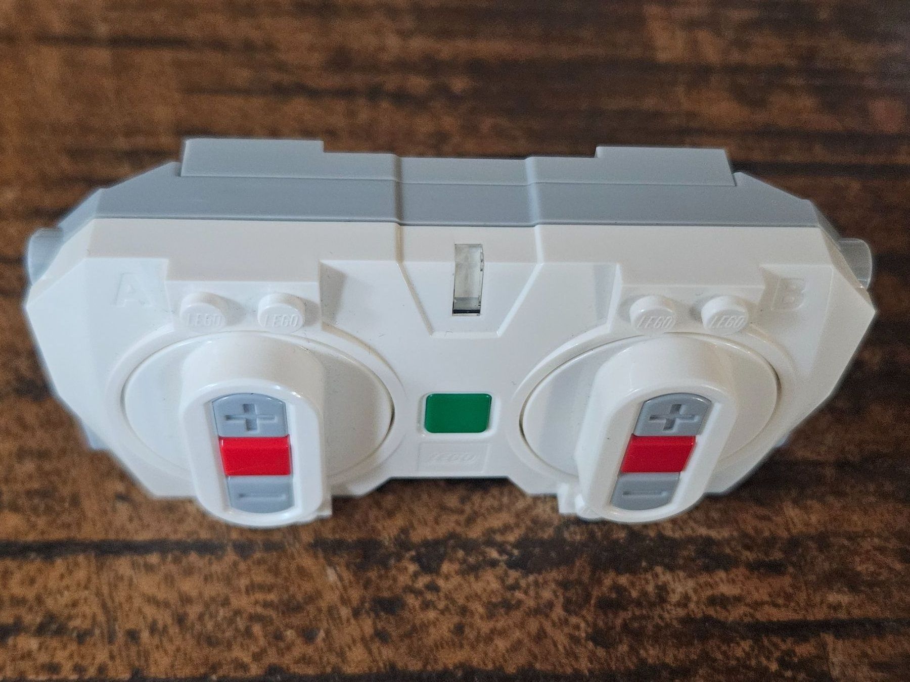 Lego Kit di costruzioni: lego Electric Powered Up Bluetooth Speed Remote Control – Usato da Confignon venduto da Ecrofigs