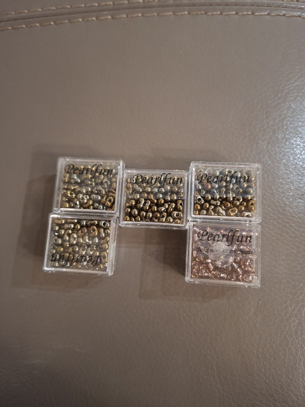 Perle (finte): Lot de perles de rocaille Pearlfun – Nuovo e nell'imballaggio originale da Vevey venduto da Manatee29