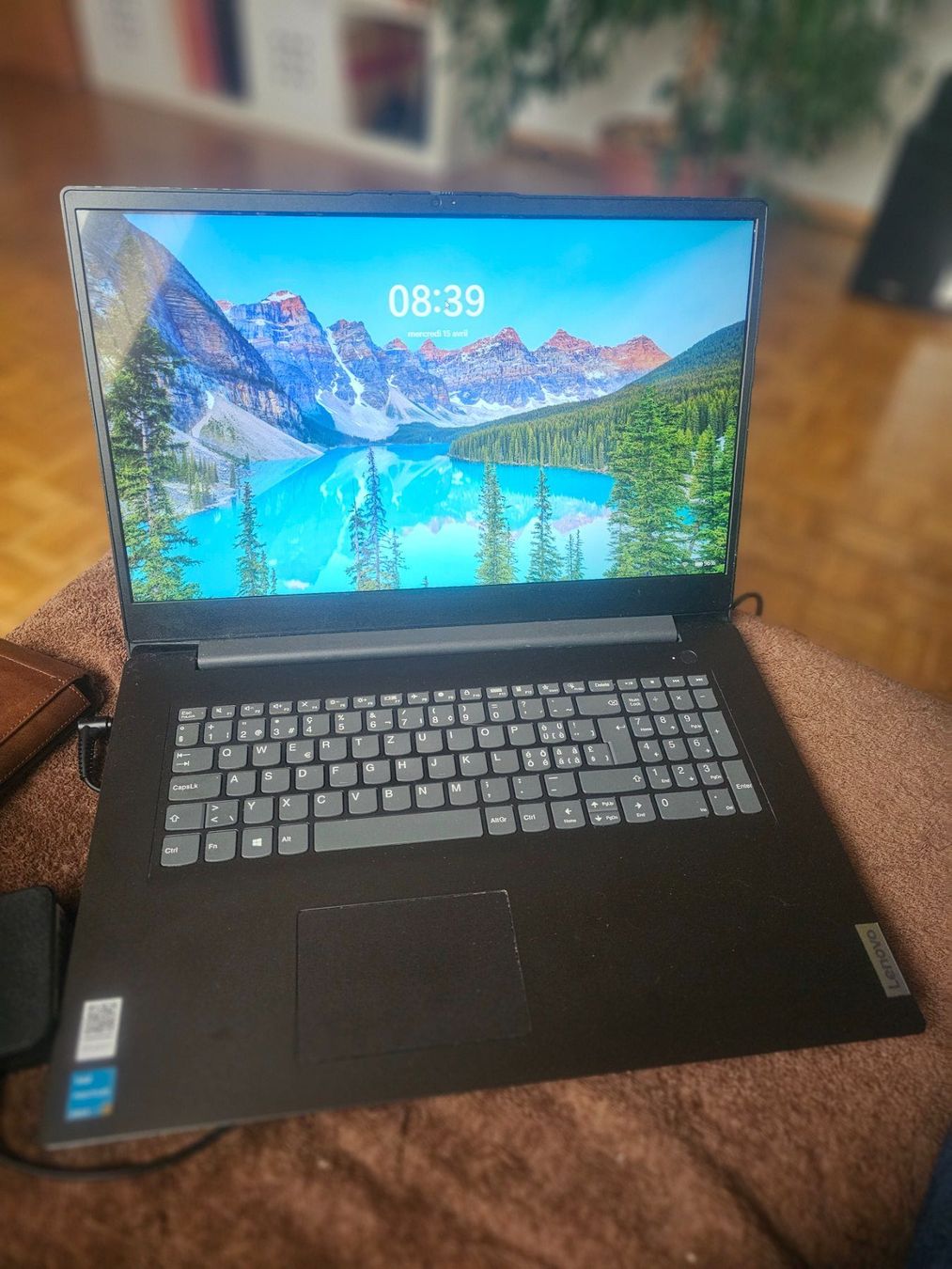 Lenovo Notebook: Lenovo V17G2itl - 500go - 8go ram – Usato da Bussigny venduto da Elie