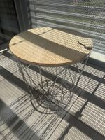 Petite table à donner (gratuite)