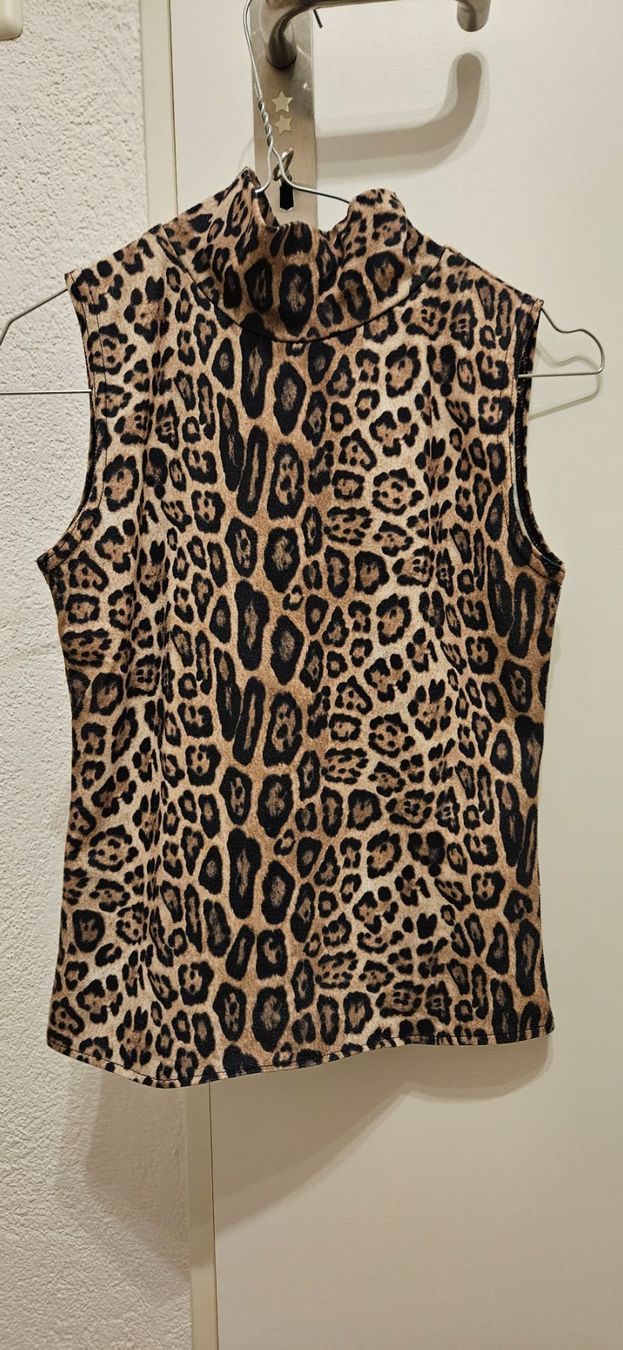 Tops: Top mit Leopardenmuster, Gr. XS/S – Gebraucht aus Kloten von Kloten1 1