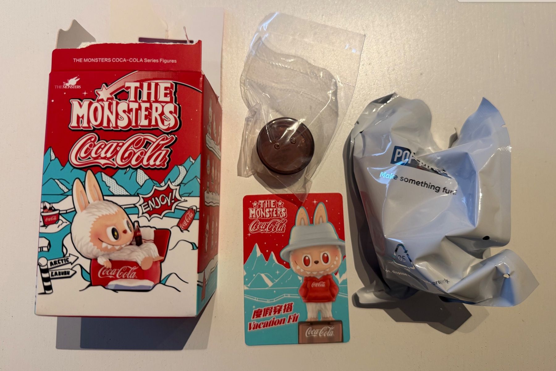 Pop Mart Figuren: Pop Mart - Labubu The Monsters - Coco-Cola - Vacation Fit – Neu (gemäss Beschreibung) aus Moudon von LeCollectionneur