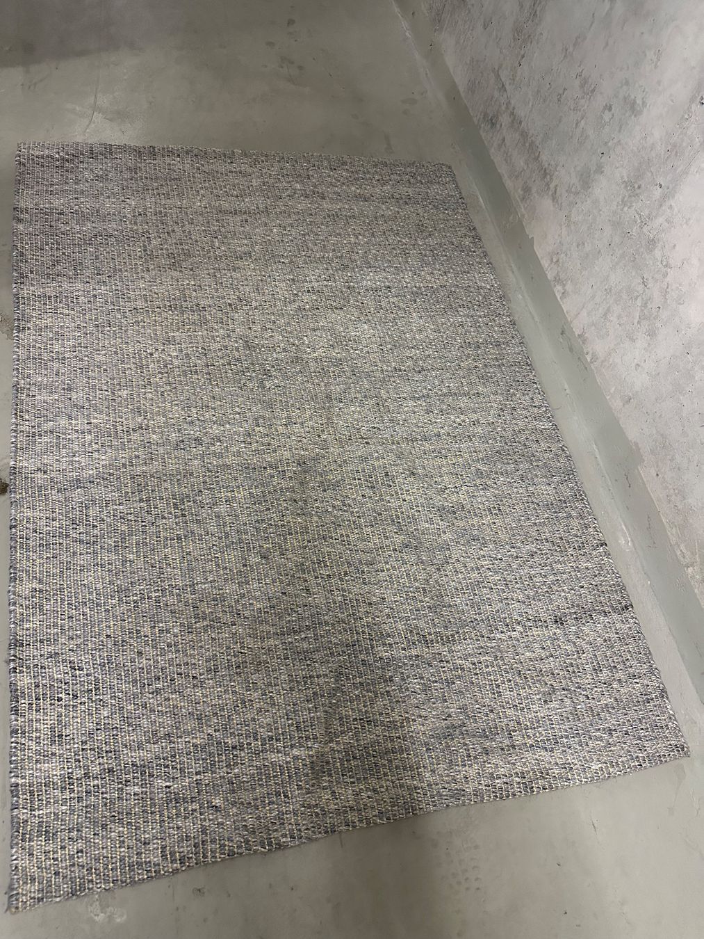 Teppiche: Teppich grau und gelb 122x172cm – Gebraucht aus Glattpark(Opfikon) von AydenM 2