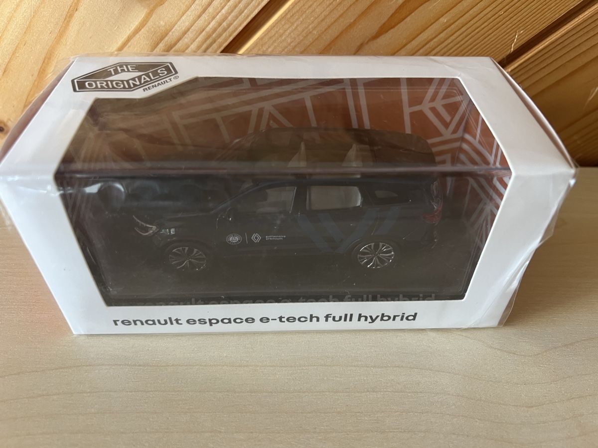 Renault Modellini d'auto: Renault Espace E-Tech Hybrid Modellauto 1:43 – Nuovo e nell'imballaggio originale da Bachenbülach venduto da Manolo007 3