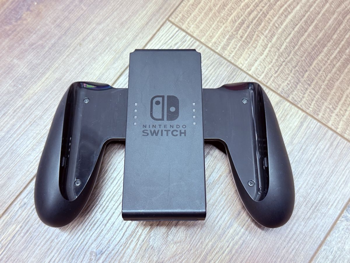 Nintendo Console: Nintendo Switch Neon Rot – Usato da Uster venduto da jca_pr9r 2
