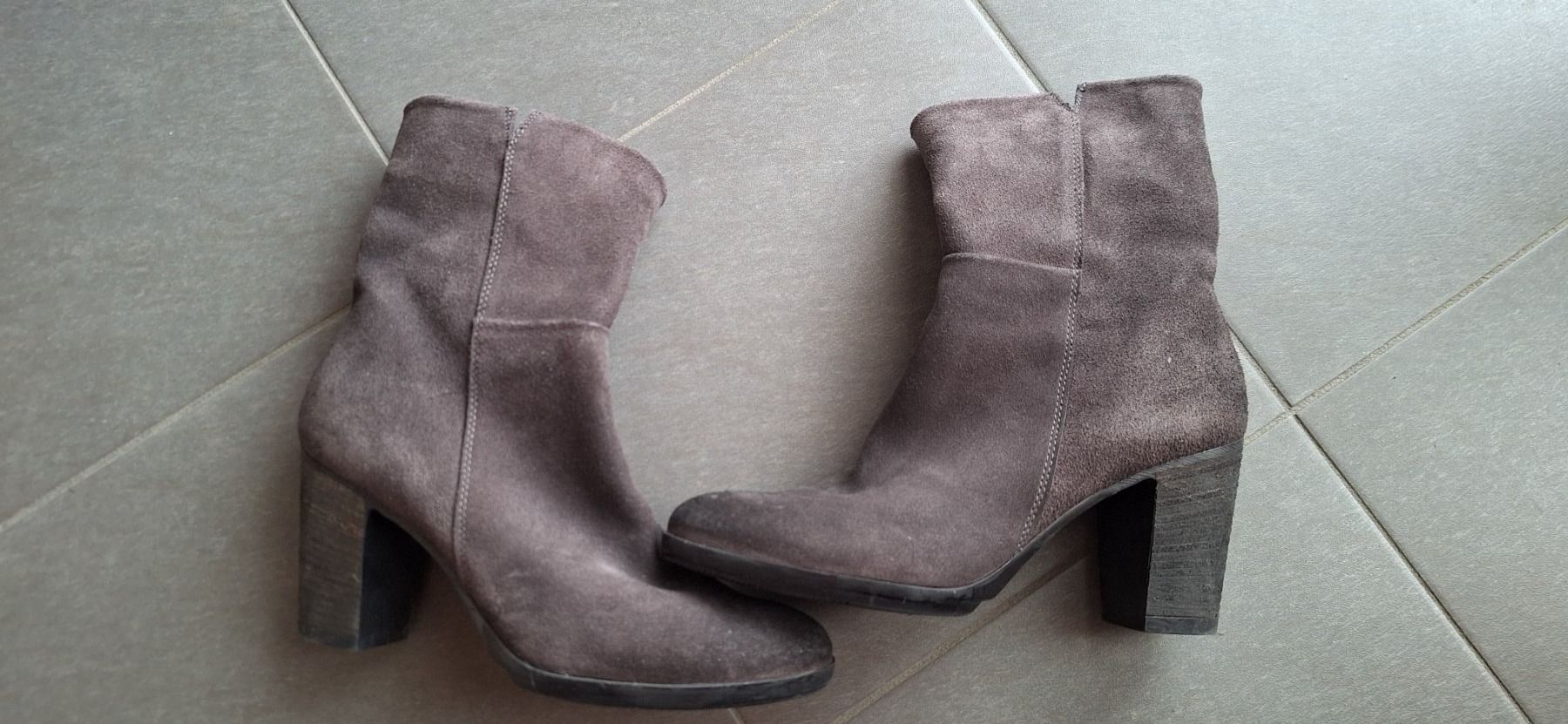 Scarpe da donna: Khrio, bottine grise / graue Stiefelette – Nuovo e nell'imballaggio originale da Lussery-Villars venduto da pousinete02