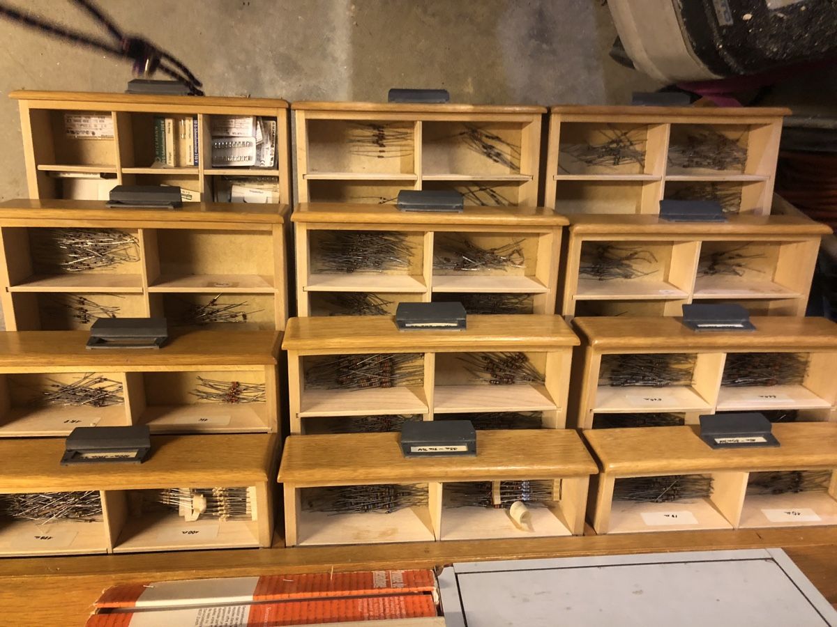 Componenti elettronici: elektronik bauteile widerstände etc hunderte teile sortiert – Nuovo (secondo la descrizione) da amden venduto da horizontblau01 1