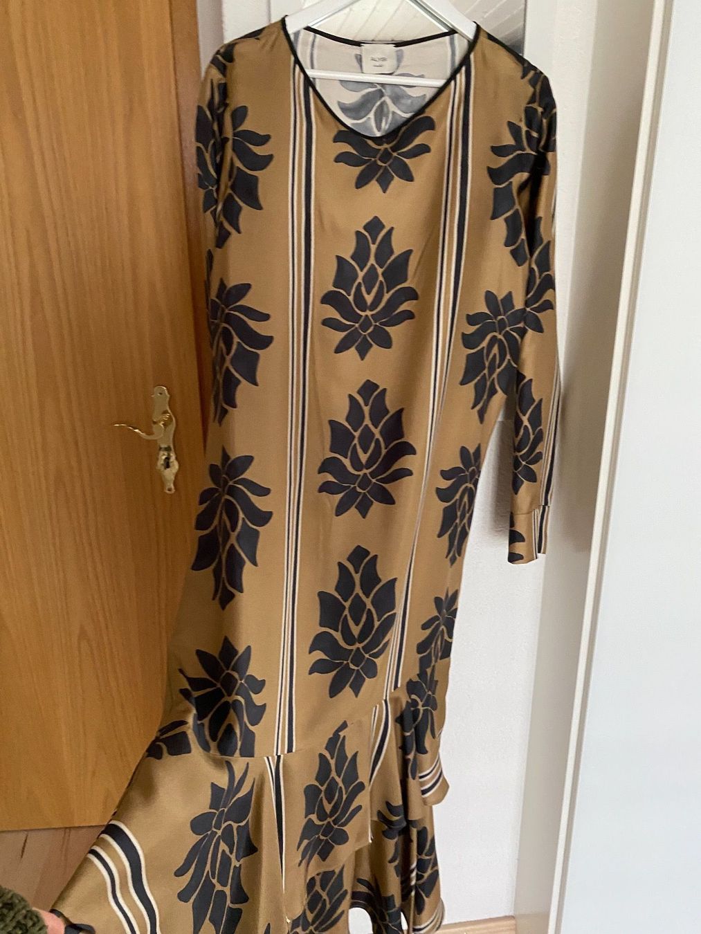 Vestiti: Kleid aus Seide – Nuovo (secondo la descrizione) da Subingen venduto da terli 1