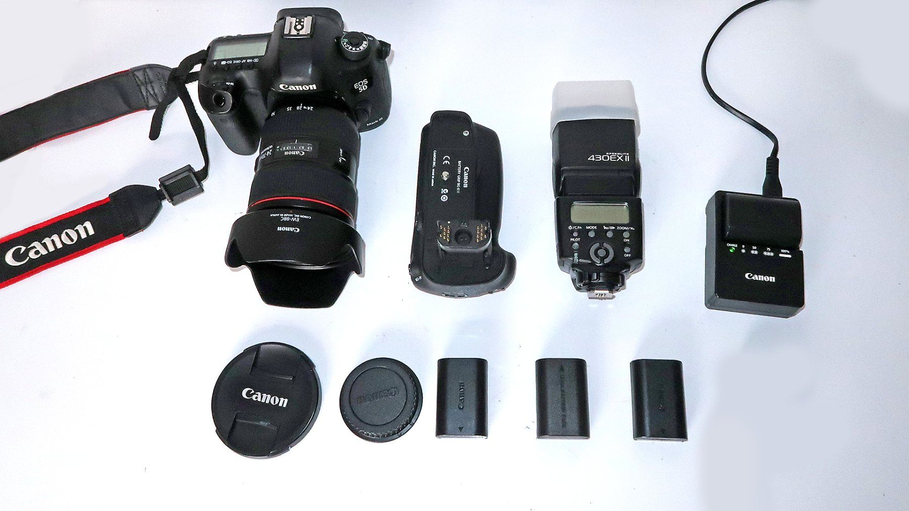 Canon Appareil photo: Canon EOS 5D Mark III Digitalkamera mit Objektiv und Blitz – D'occasion à Uster par Mruedis 9