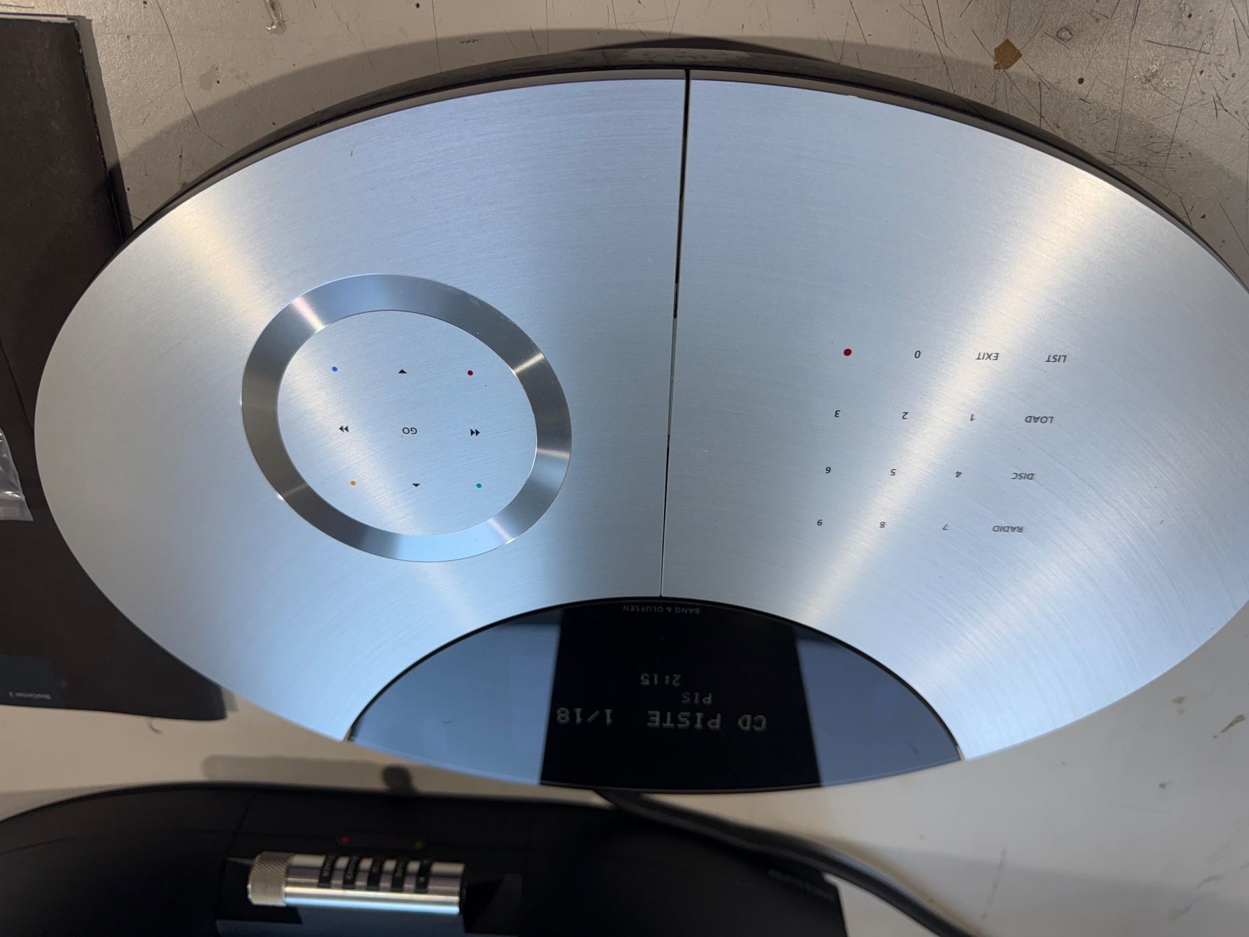 Bang & Olufsen Radio: Bang & Olufsen Beocenter 2 et Beolab 2000 – Usato da Coeuve venduto da ABsold 1