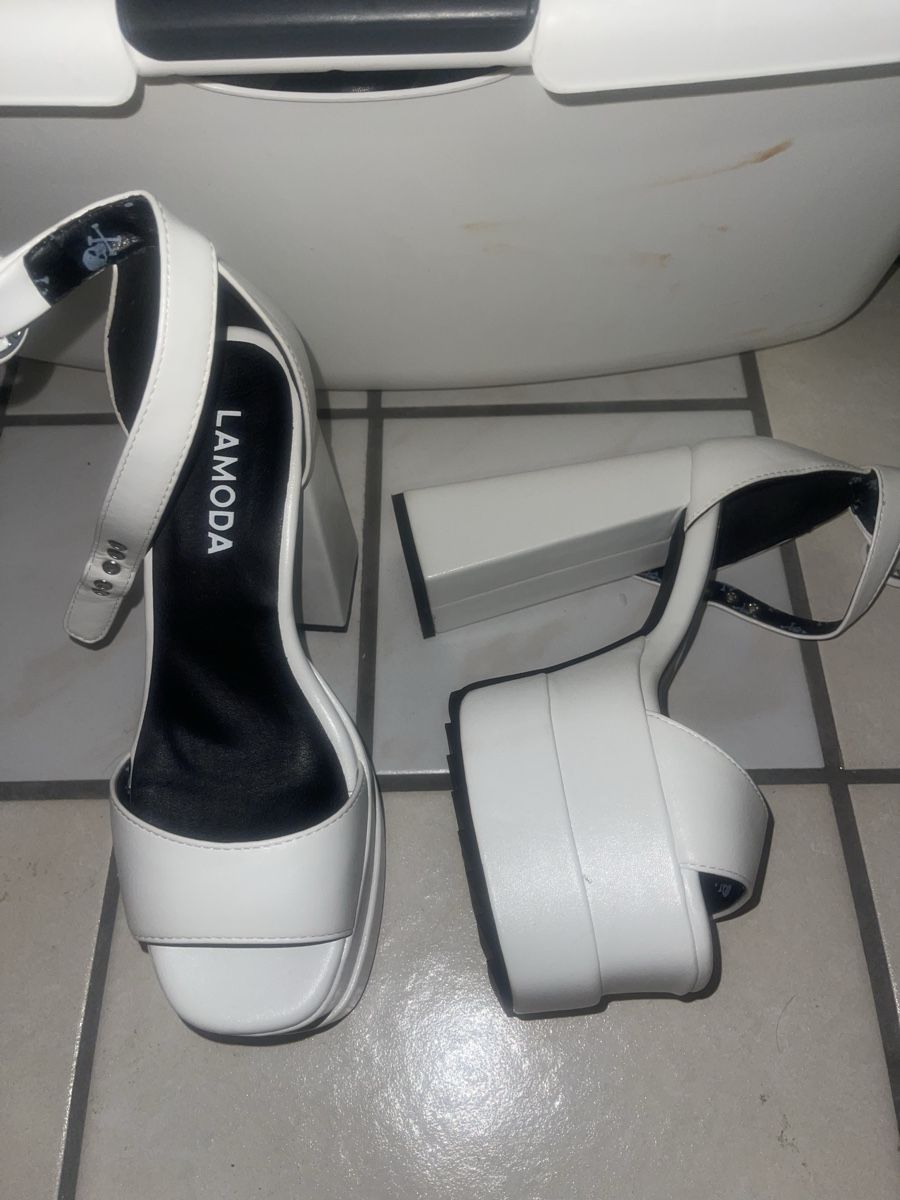 Scarpe da donna: Sandals wedges gr.39 – Usato da Schöfflisdorf venduto da Bling_it_on