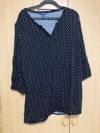 2x Gemusterte Shirts Gr. 46