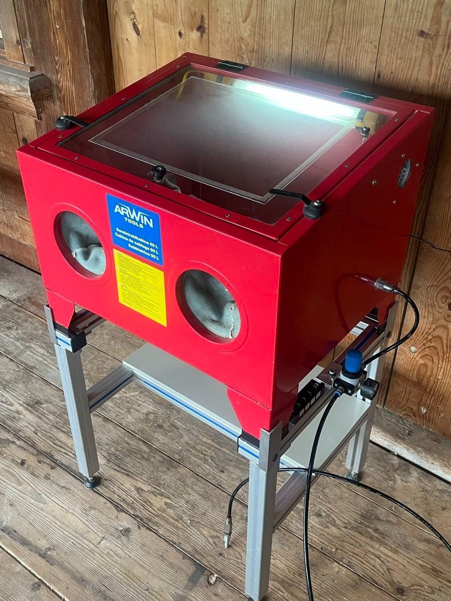 Tutte le macchine: Arwin Tools Sandstrahlkabine 90 L – Usato da Heimisbach venduto da DF_Construction