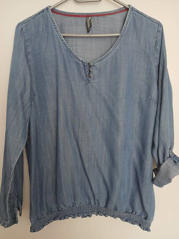 Blusen: Jeansbluse Gr. M – Gebraucht aus Flawil von August023