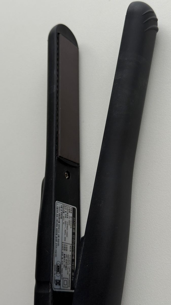 Lockenstäbe & Haarglätter: Kompakter Haarglätter / Glätteisen – Gebraucht aus Zürich von ana_782l 1
