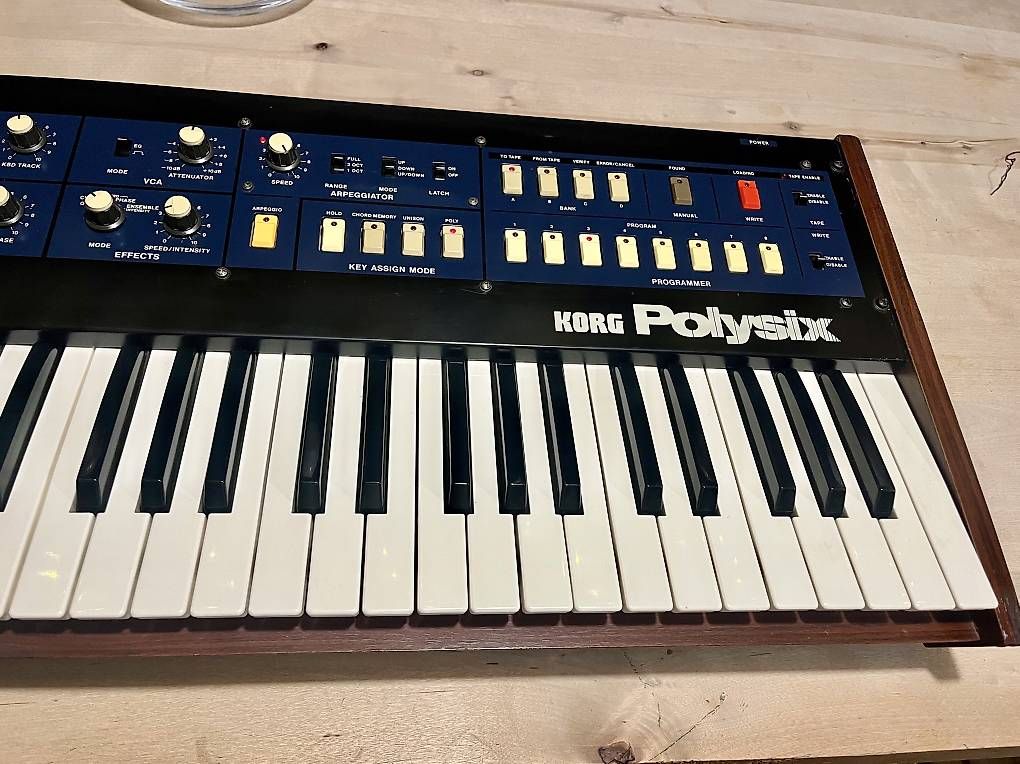 Korg Strumenti musicali: KORG PolySIX 6 Voice Analog Synthesizer – Usato da Susch venduto da badantiqua 2