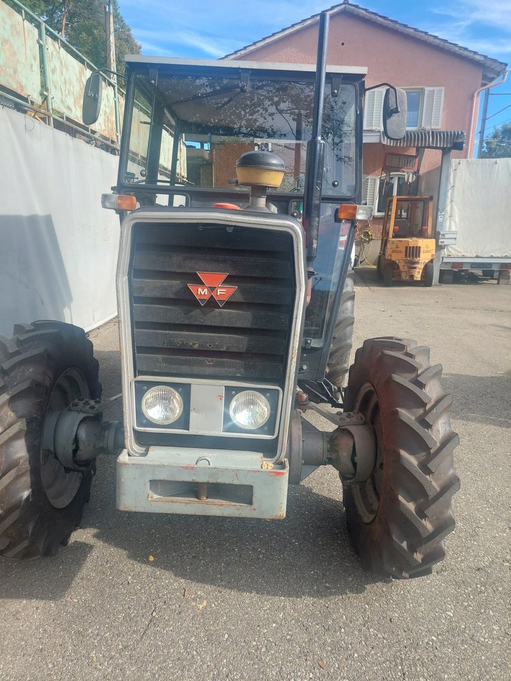 Trattori: Massey-Ferguson MF 235, 4x4 – Usato da Matzingen venduto da Traktorenreich 3