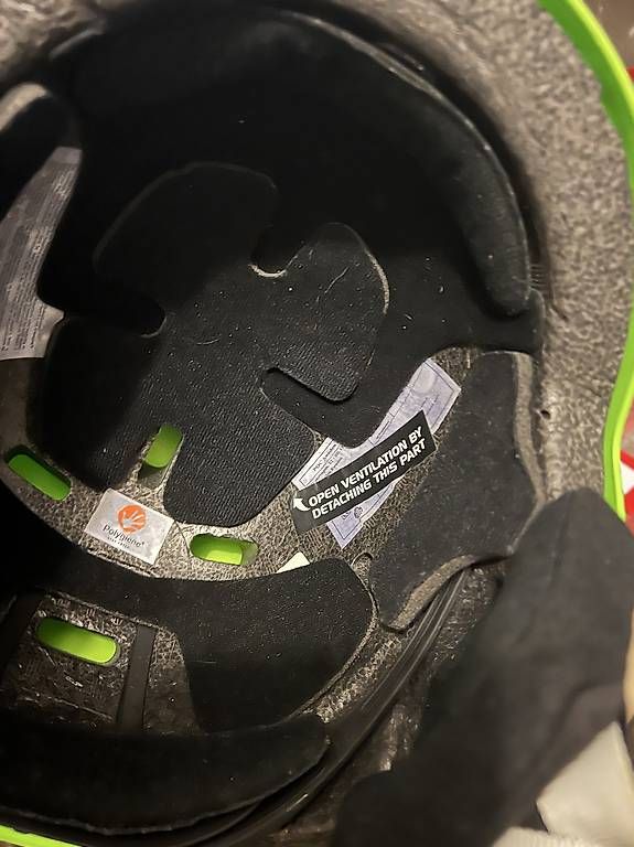 Caschi: POC Skihelm Snowboardhelm  – Usato da Chur venduto da PineApplePen 3
