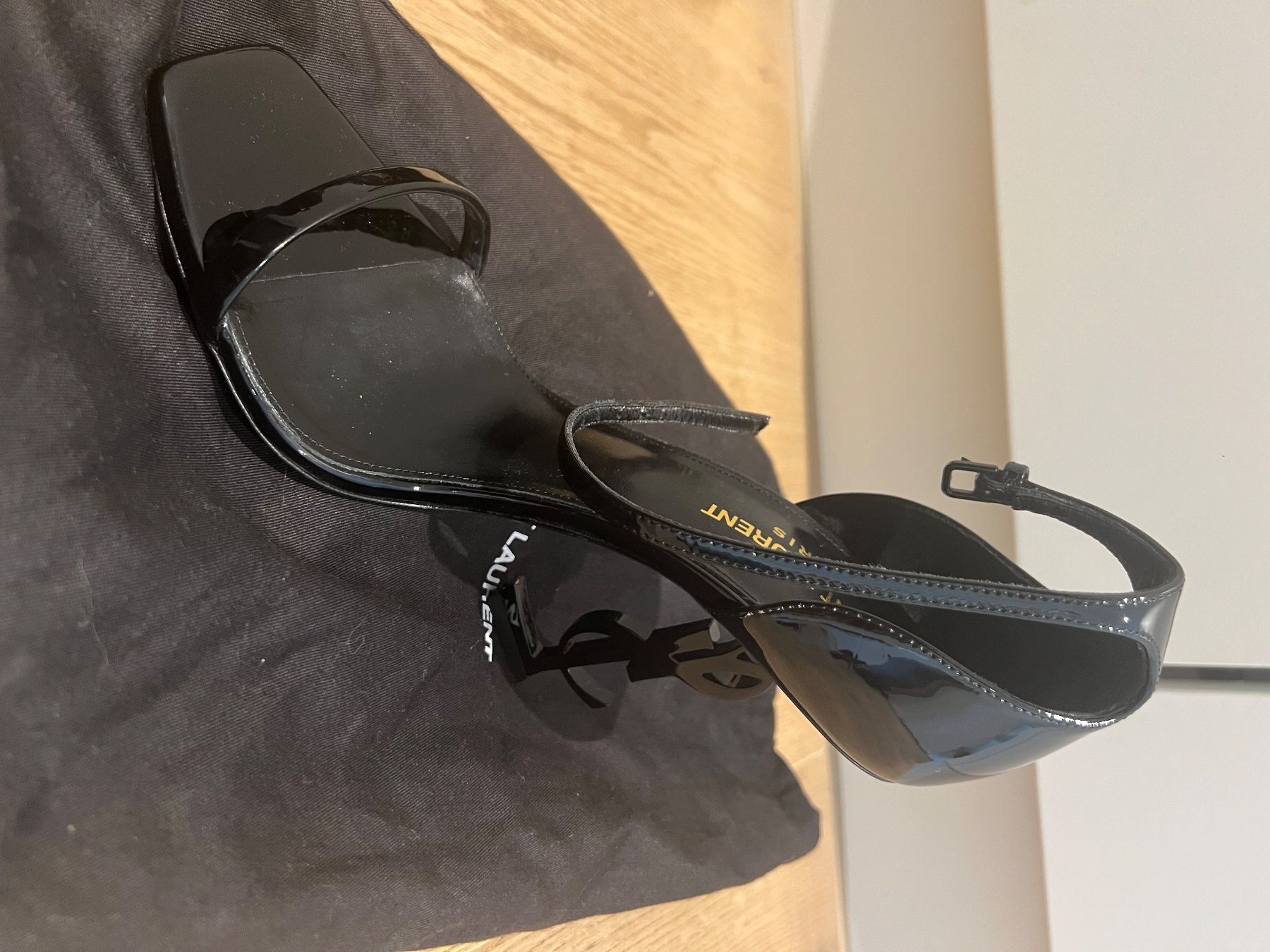 Saint Laurent Scarpe da donna: Saint Laurent Opyum Sandalen 110mm – Usato da Untereggen venduto da kat_tr9d 1