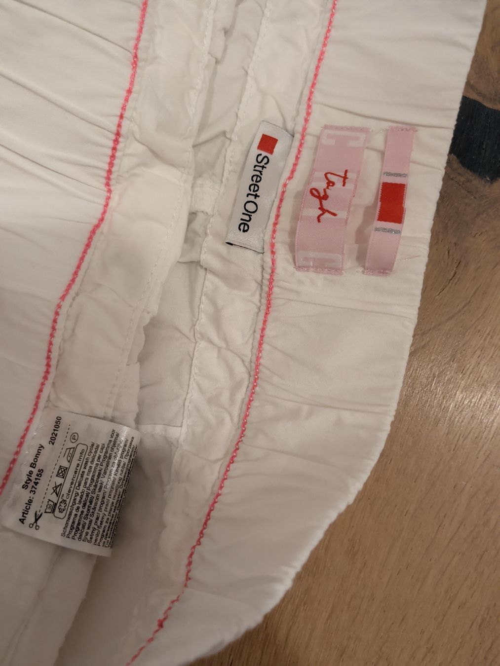 Lotti di vestiti: streeet one 2 shorts gr.36 – Usato da Mörschwil venduto da nemo1975 2
