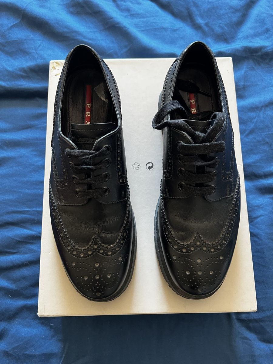 Prada Scarpe da uomo: Derby by PRADA – Nuovo (secondo la descrizione) da Mägenwil venduto da ele_cd7w