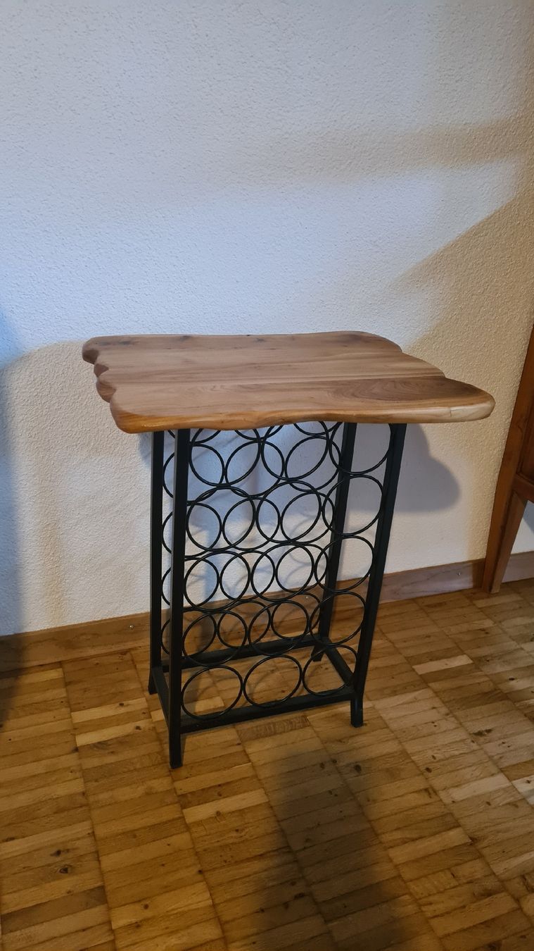 Regale: Weinregal mit Ablage aus Massivholz – Gebraucht aus Horw von Delro 4