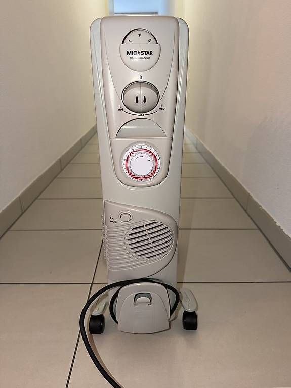 Radiatori: Radiateur à huile électrique – Usato da Moudon venduto da Shiti10 1