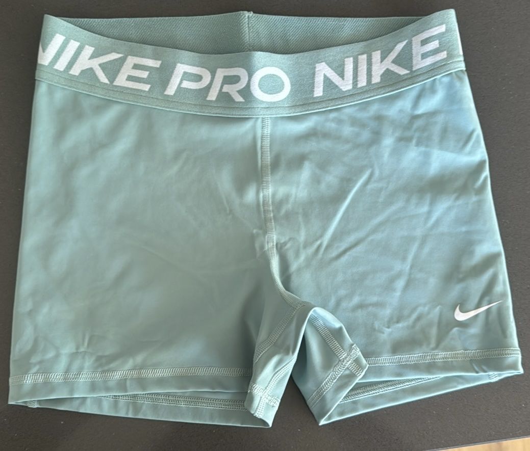Nike Hosen: Sporthose "Nike Pro"  – Neu (gemäss Beschreibung) aus Rafz von fabienne.x