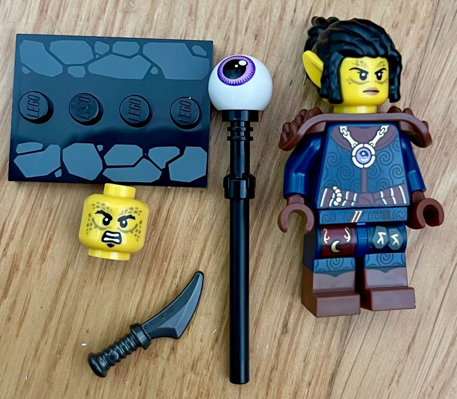 Lego Kit di costruzioni: Lego Minifigure Dungeons & Dragons - Gith Warlock – Usato da Höri venduto da PSMarinho