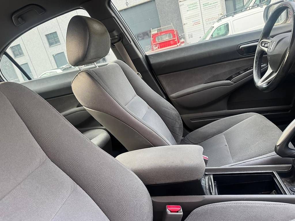 Autos: HONDA Civic 1.3 iDSi IMA Hybrid – Gebraucht aus Cadenazzo von LuismacchineSagl 1