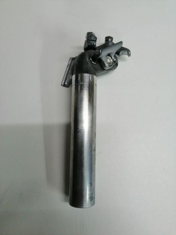 Repose pied arrière droit Peugeot 125 tweet 2016 - - Nos
