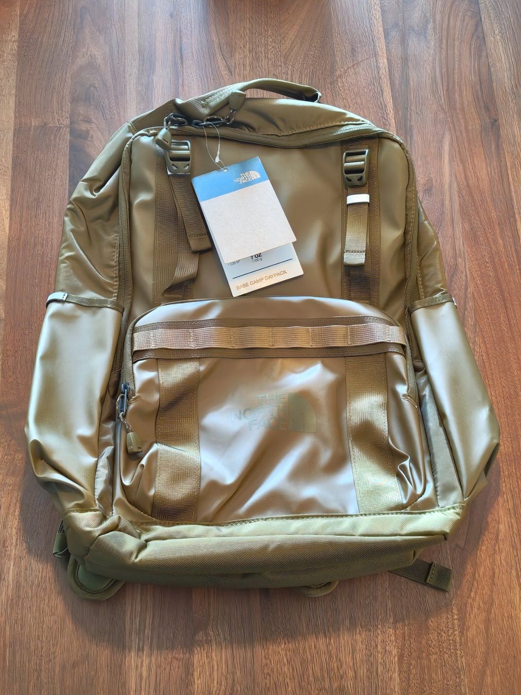 North Face Zaini: The North Face Base Camp Daypack / Oliv – Nuovo e nell'imballaggio originale da Schönenwerd venduto da leo_w99f