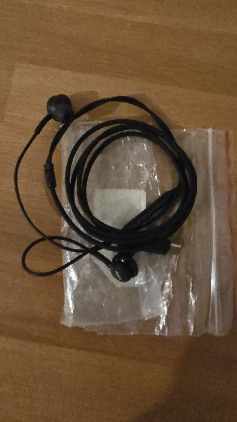 Akg Kopfhörer: USB-C Kopfhörer AKG – Neu (gemäss Beschreibung) aus Zürich von rolf290