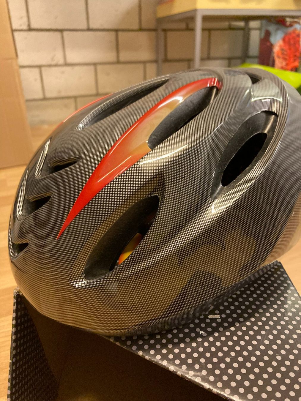 Caschi: Fahrradhelm – Nuovo (secondo la descrizione) da Gümligen venduto da Storcko 1
