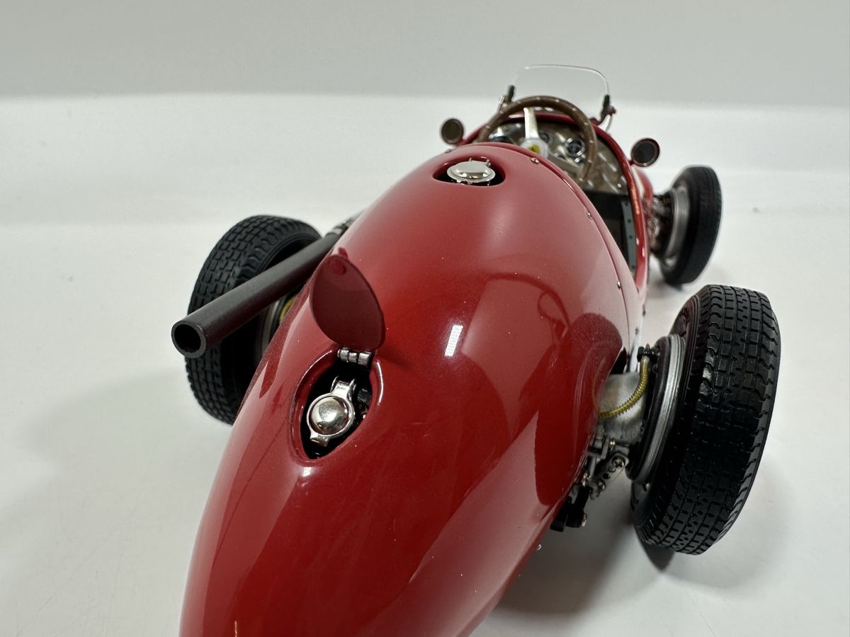 ミニカー CMC Ferrari 500 F2 Der Doppelweltmeister CMC 1/18 Ferrari 500 F2 1953 Der Doppelweltmeister M-056