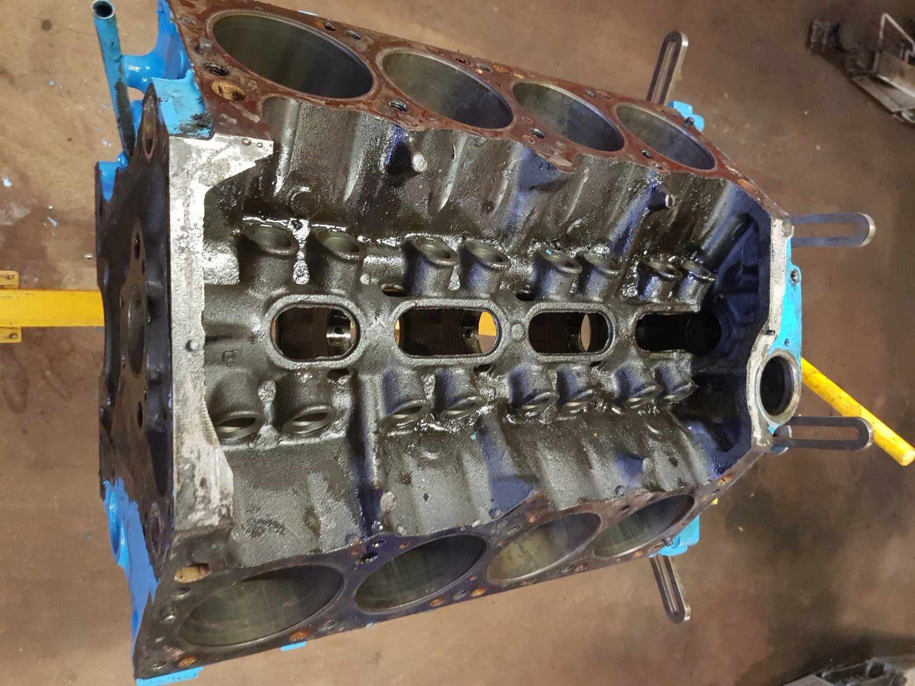 Mopar Motoren: Mopar Small Block 318, Motorblock – Gebraucht aus Niedergösgen von  1