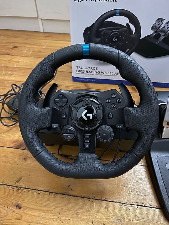 Logitech Konsolen: Logitech G923 PS5 / PS4 / PC – Gebraucht aus Breno von tol_bt2y 1