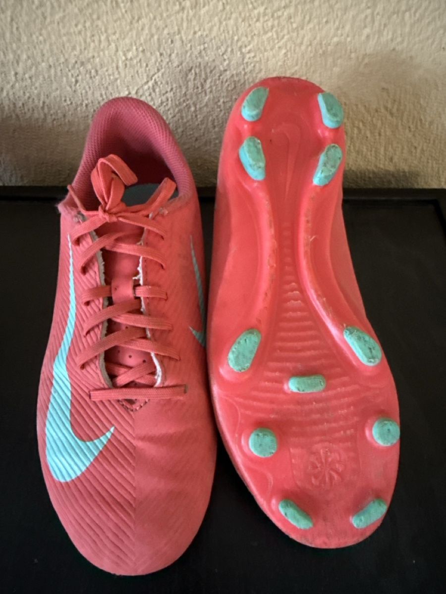 Nike Scarpe da uomo: Fussballschuhe Nike 37.5 – Usato da Buttikon SZ venduto da Kellerabteil