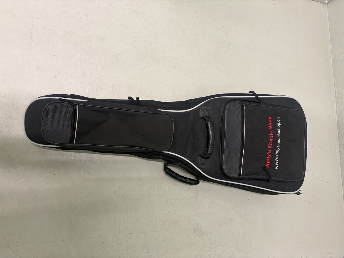 Strumenti musicali: Konzertgitarre klassisch mit Tasche gebraucht – Usato da Effretikon venduto da Colin.bic 1