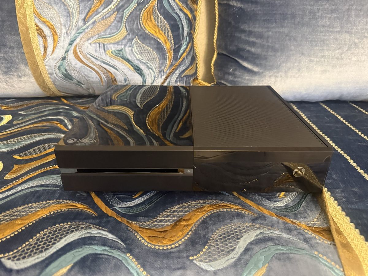 Microsoft Console: Xbox One – Usato da Monthey venduto da red_7qjj